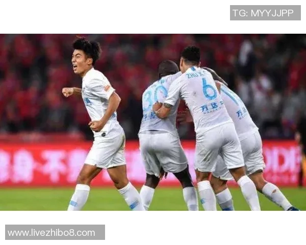 大连人主场迎战乌法全力争胜力争积分榜上升